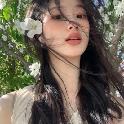 网恋奔现后被总裁掐腰宠